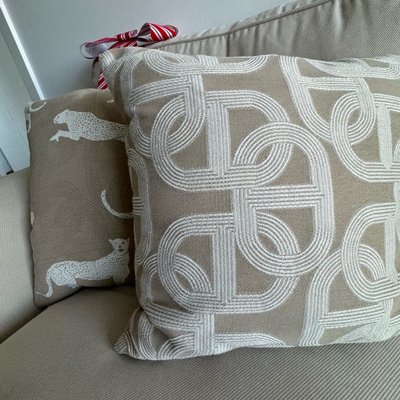 Throw Pillow $ 55 for two insert is included - Picture 5 of 9